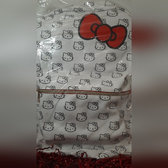 Hello Kitty Backpack - Picture 1 of 6